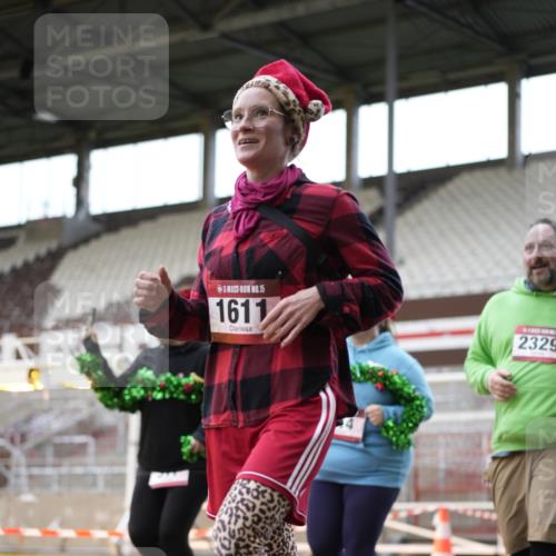 07.12.2025 - St. Pauli X-Mass-Run No. 15 Patografie http://msf.ph/oto/9367800 07.12.2025 11:02:08 Ziel 95, 193, 314, 317, 838, 842, 847, 1143, 1416, 1611, 2329, 2519, 2520 meine-sportfotos.de