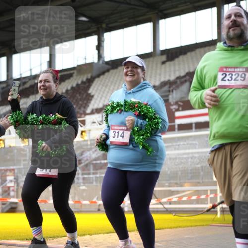07.12.2025 - St. Pauli X-Mass-Run No. 15 Patografie http://msf.ph/oto/9367803 07.12.2025 11:02:09 Ziel 95, 193, 314, 317, 838, 847, 1143, 1416, 1611, 2329, 2519, 2520 meine-sportfotos.de