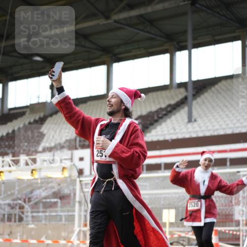07.12.2025 - St. Pauli X-Mass-Run No. 15 Patografie http://msf.ph/oto/9367804 07.12.2025 11:02:13 Ziel 95, 193, 314, 317, 847, 1143, 1416, 1611, 2329, 2519, 2520 meine-sportfotos.de