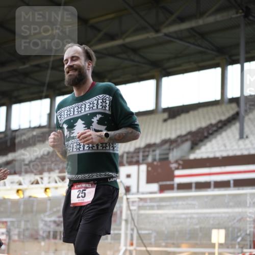 07.12.2025 - St. Pauli X-Mass-Run No. 15 Patografie http://msf.ph/oto/9367818 07.12.2025 11:02:28 Ziel 20, 25, 542, 547, 746, 747, 749, 751, 2520 meine-sportfotos.de