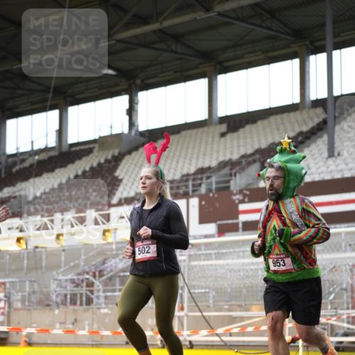 07.12.2025 - St. Pauli X-Mass-Run No. 15 Patografie http://msf.ph/oto/9367835 07.12.2025 11:02:49 Ziel 151, 160, 502, 574, 599, 602, 612, 875, 880, 953, 997, 1063, 1102, 4809 meine-sportfotos.de