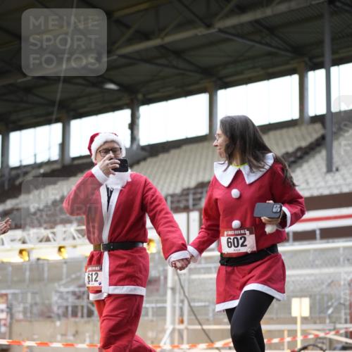 07.12.2025 - St. Pauli X-Mass-Run No. 15 Patografie http://msf.ph/oto/9367843 07.12.2025 11:02:52 Ziel 151, 160, 502, 574, 599, 602, 612, 875, 880, 953, 997, 1102, 4809 meine-sportfotos.de