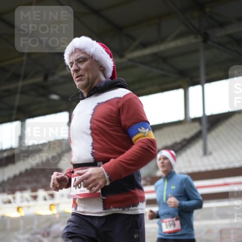 07.12.2025 - St. Pauli X-Mass-Run No. 15 Patografie http://msf.ph/oto/9367845 07.12.2025 11:02:53 Ziel 151, 160, 502, 574, 599, 602, 612, 875, 880, 953, 997, 1102, 1644, 1668, 1670, 4809 meine-sportfotos.de