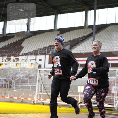 07.12.2025 - St. Pauli X-Mass-Run No. 15 Patografie http://msf.ph/oto/9367849 07.12.2025 11:02:58 Ziel 151, 160, 502, 574, 599, 602, 612, 875, 880, 953, 997, 1102, 1139, 1385, 1644, 1668, 1670, 4809 meine-sportfotos.de