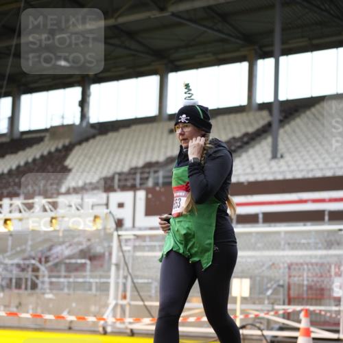 07.12.2025 - St. Pauli X-Mass-Run No. 15 Patografie http://msf.ph/oto/9367862 07.12.2025 11:03:11 Ziel 61, 64, 186, 748, 853, 1139, 1199, 1385, 1644, 1668, 1670, 1850 meine-sportfotos.de