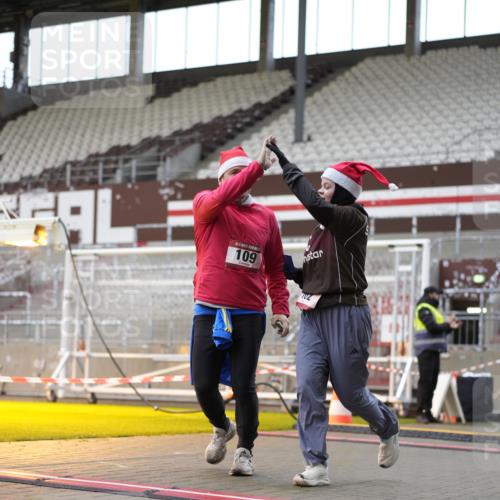 07.12.2025 - St. Pauli X-Mass-Run No. 15 Patografie http://msf.ph/oto/9367877 07.12.2025 11:03:23 Ziel 61, 64, 102, 109, 186, 853, 1850 meine-sportfotos.de