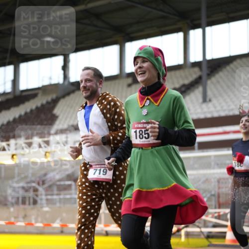 07.12.2025 - St. Pauli X-Mass-Run No. 15 Patografie http://msf.ph/oto/9367891 07.12.2025 11:03:45 Ziel 297, 505, 514, 719, 1551, 1853, 1857, 1860 meine-sportfotos.de