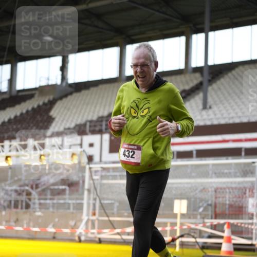 07.12.2025 - St. Pauli X-Mass-Run No. 15 Patografie http://msf.ph/oto/9367897 07.12.2025 11:03:58 Ziel 215, 216, 222, 432, 719, 764, 1853, 1857, 1860 meine-sportfotos.de