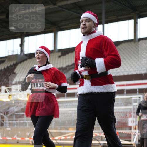 07.12.2025 - St. Pauli X-Mass-Run No. 15 Patografie http://msf.ph/oto/9367903 07.12.2025 11:04:04 Ziel 215, 216, 222, 432, 734, 764, 1200, 1252, 1254, 1401, 1695, 1854, 1856 meine-sportfotos.de