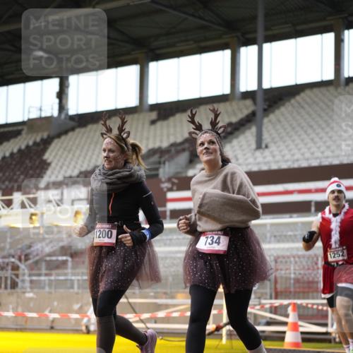 07.12.2025 - St. Pauli X-Mass-Run No. 15 Patografie http://msf.ph/oto/9367905 07.12.2025 11:04:06 Ziel 215, 216, 222, 432, 734, 764, 1200, 1252, 1254, 1401, 1695, 1854, 1856 meine-sportfotos.de