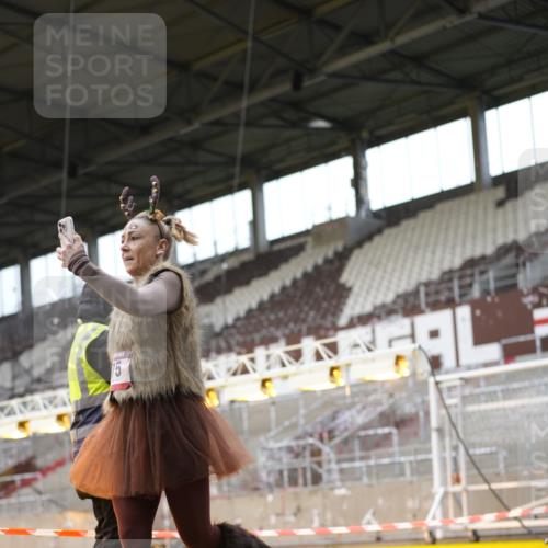 07.12.2025 - St. Pauli X-Mass-Run No. 15 Patografie http://msf.ph/oto/9367925 07.12.2025 11:02:51 Ziel 151, 160, 502, 574, 599, 602, 612, 875, 880, 953, 997, 1063, 1102, 4809 meine-sportfotos.de