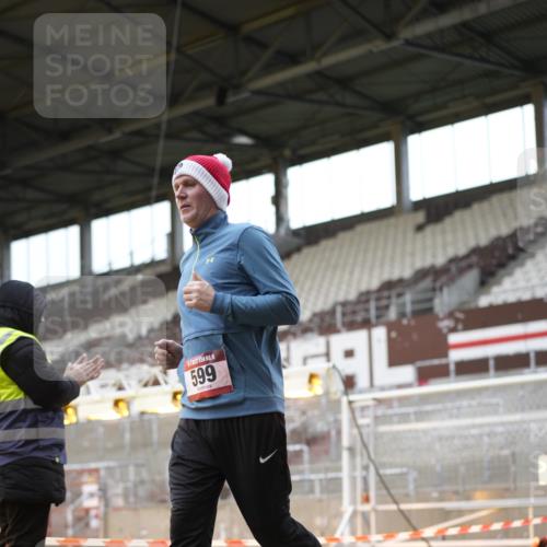 07.12.2025 - St. Pauli X-Mass-Run No. 15 Patografie http://msf.ph/oto/9367930 07.12.2025 11:02:53 Ziel 151, 160, 502, 574, 599, 602, 612, 875, 880, 953, 997, 1102, 1644, 1668, 1670, 4809 meine-sportfotos.de