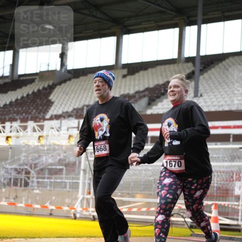 07.12.2025 - St. Pauli X-Mass-Run No. 15 Patografie http://msf.ph/oto/9367933 07.12.2025 11:02:58 Ziel 151, 160, 502, 574, 599, 602, 612, 875, 880, 953, 997, 1102, 1139, 1385, 1644, 1668, 1670, 4809 meine-sportfotos.de