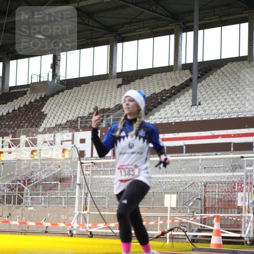 07.12.2025 - St. Pauli X-Mass-Run No. 15 Patografie http://msf.ph/oto/9367939 07.12.2025 11:03:02 Ziel 151, 160, 502, 574, 599, 602, 612, 748, 875, 880, 953, 1102, 1139, 1199, 1385, 1644, 1668, 1670, 4809 meine-sportfotos.de