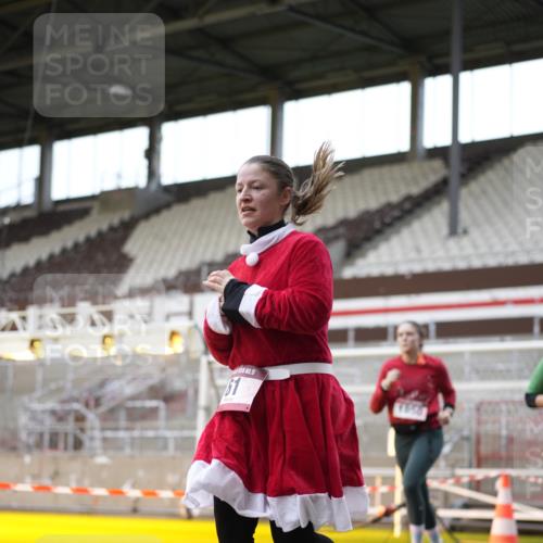 07.12.2025 - St. Pauli X-Mass-Run No. 15 Patografie http://msf.ph/oto/9367947 07.12.2025 11:03:13 Ziel 61, 64, 186, 748, 853, 1139, 1199, 1385, 1644, 1668, 1670, 1850 meine-sportfotos.de