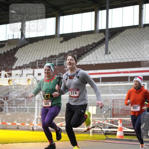 07.12.2025 - St. Pauli X-Mass-Run No. 15 Patografie http://msf.ph/oto/9367968 07.12.2025 11:03:36 Ziel 102, 109, 297, 505, 514, 1551 meine-sportfotos.de