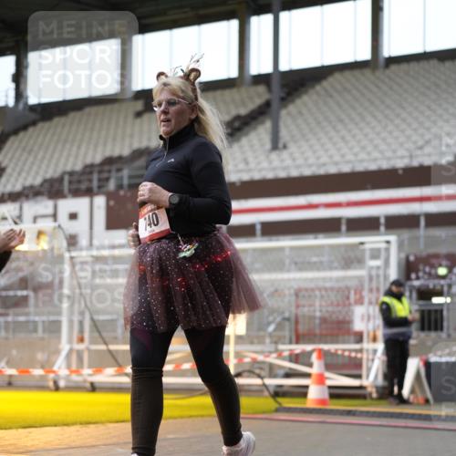 07.12.2025 - St. Pauli X-Mass-Run No. 15 Patografie http://msf.ph/oto/9368003 07.12.2025 11:04:16 Ziel 126, 285, 305, 700, 702, 734, 740, 764, 1200, 1252, 1254, 1401, 1695, 1766, 1769, 1852, 1854, 1856 meine-sportfotos.de