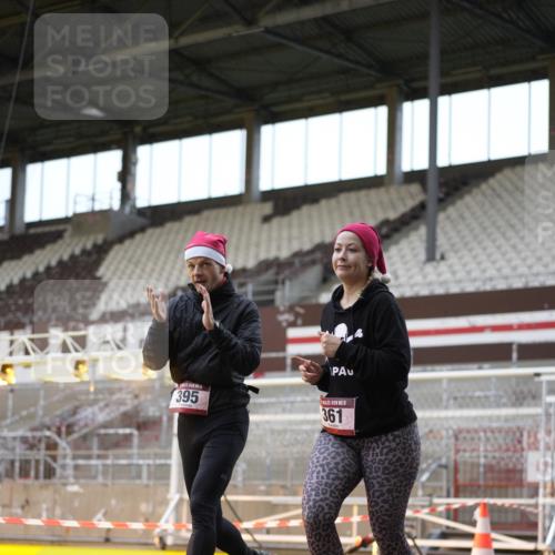 07.12.2025 - St. Pauli X-Mass-Run No. 15 Patografie http://msf.ph/oto/9368006 07.12.2025 11:04:30 Ziel 361, 395, 700, 702, 740, 1643, 1766, 1769, 2791, 3719 meine-sportfotos.de