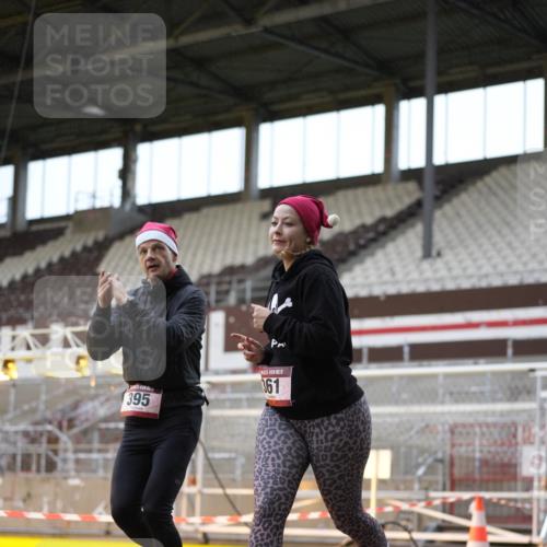 07.12.2025 - St. Pauli X-Mass-Run No. 15 Patografie http://msf.ph/oto/9368007 07.12.2025 11:04:30 Ziel 361, 395, 700, 702, 740, 1643, 1766, 1769, 2791, 3719 meine-sportfotos.de