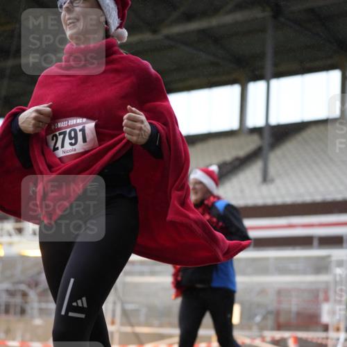 07.12.2025 - St. Pauli X-Mass-Run No. 15 Patografie http://msf.ph/oto/9368009 07.12.2025 11:04:34 Ziel 33, 361, 395, 1643, 2791, 2919, 3719 meine-sportfotos.de