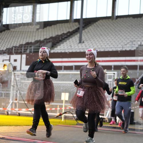 07.12.2025 - St. Pauli X-Mass-Run No. 15 Patografie http://msf.ph/oto/9368014 07.12.2025 11:04:39 Ziel 33, 361, 395, 1643, 2791, 2919, 3719, 4561, 4563, 4565, 4566, 4567, 4568, 4569, 4570, 4571, 4573, 4576, 4577, 4578 meine-sportfotos.de