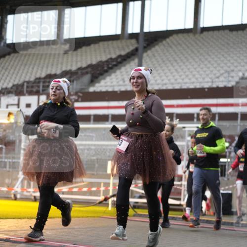 07.12.2025 - St. Pauli X-Mass-Run No. 15 Patografie http://msf.ph/oto/9368015 07.12.2025 11:04:39 Ziel 33, 361, 395, 1643, 2791, 2919, 3719, 4561, 4563, 4565, 4566, 4567, 4568, 4569, 4570, 4571, 4573, 4576, 4577, 4578 meine-sportfotos.de