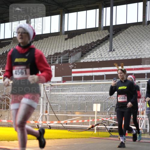 07.12.2025 - St. Pauli X-Mass-Run No. 15 Patografie http://msf.ph/oto/9368018 07.12.2025 11:04:42 Ziel 33, 361, 395, 1643, 2791, 2919, 3719, 4561, 4562, 4563, 4565, 4566, 4567, 4568, 4569, 4570, 4571, 4572, 4573, 4575, 4576, 4577, 4578 meine-sportfotos.de