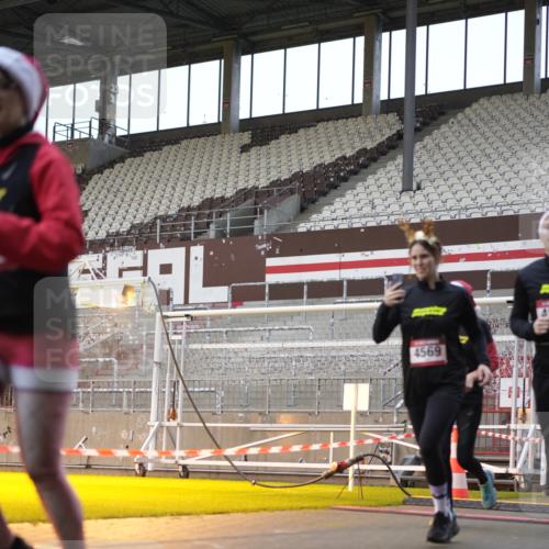 07.12.2025 - St. Pauli X-Mass-Run No. 15 Patografie http://msf.ph/oto/9368019 07.12.2025 11:04:42 Ziel 33, 361, 395, 1643, 2791, 2919, 3719, 4561, 4562, 4563, 4565, 4566, 4567, 4568, 4569, 4570, 4571, 4572, 4573, 4575, 4576, 4577, 4578 meine-sportfotos.de