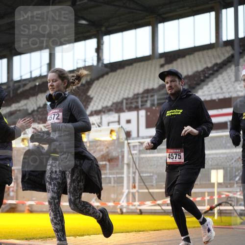 07.12.2025 - St. Pauli X-Mass-Run No. 15 Patografie http://msf.ph/oto/9368030 07.12.2025 11:04:46 Ziel 33, 117, 128, 1212, 1411, 2791, 2919, 3719, 4561, 4562, 4563, 4565, 4566, 4567, 4568, 4569, 4570, 4571, 4572, 4573, 4575, 4576, 4577, 4578 meine-sportfotos.de
