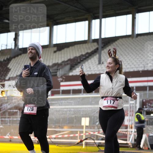 07.12.2025 - St. Pauli X-Mass-Run No. 15 Patografie http://msf.ph/oto/9368037 07.12.2025 11:04:51 Ziel 33, 117, 128, 1212, 1411, 2919, 4561, 4562, 4563, 4565, 4566, 4567, 4568, 4569, 4570, 4571, 4572, 4573, 4575, 4576, 4577, 4578 meine-sportfotos.de