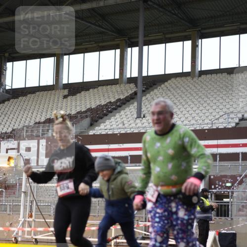 07.12.2025 - St. Pauli X-Mass-Run No. 15 Patografie http://msf.ph/oto/9368040 07.12.2025 11:05:00 Ziel 117, 128, 200, 201, 889, 1152, 1212, 1411, 4562, 4572, 4575 meine-sportfotos.de
