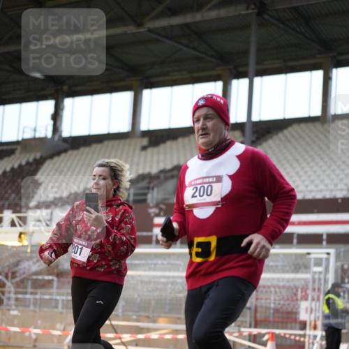 07.12.2025 - St. Pauli X-Mass-Run No. 15 Patografie http://msf.ph/oto/9368043 07.12.2025 11:05:02 Ziel 117, 128, 200, 201, 889, 1152, 1212, 1411 meine-sportfotos.de