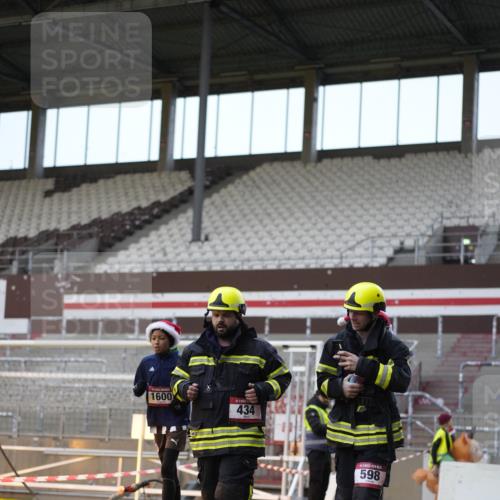 07.12.2025 - St. Pauli X-Mass-Run No. 15 Patografie http://msf.ph/oto/9368049 07.12.2025 11:05:16 Ziel 200, 201, 434, 1311, 1492, 1600, 1630 meine-sportfotos.de