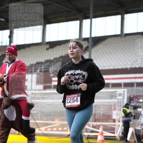 07.12.2025 - St. Pauli X-Mass-Run No. 15 Patografie http://msf.ph/oto/9368065 07.12.2025 11:05:39 Ziel 199, 831, 924, 925, 927, 929, 932, 973, 1046, 1049, 1092, 1196, 1208, 1428, 1432, 1840, 1841, 2006, 2254, 2884, 3272, 3278 meine-sportfotos.de