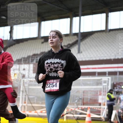 07.12.2025 - St. Pauli X-Mass-Run No. 15 Patografie http://msf.ph/oto/9368066 07.12.2025 11:05:39 Ziel 199, 831, 924, 925, 927, 929, 932, 973, 1046, 1049, 1092, 1196, 1208, 1428, 1432, 1840, 1841, 2006, 2254, 2884, 3272, 3278 meine-sportfotos.de