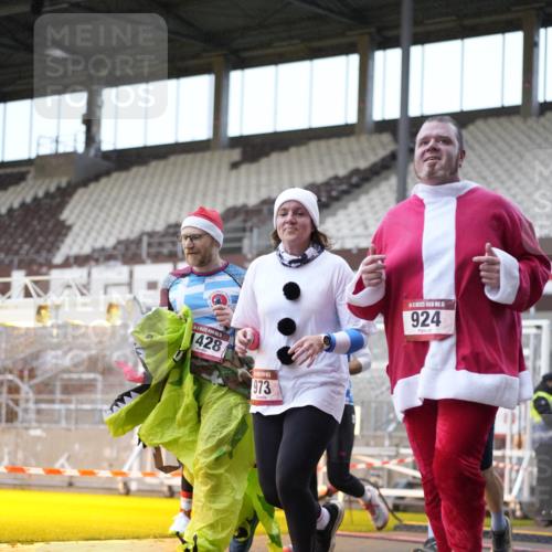 07.12.2025 - St. Pauli X-Mass-Run No. 15 Patografie http://msf.ph/oto/9368070 07.12.2025 11:05:43 Ziel 199, 831, 924, 925, 927, 929, 932, 973, 1046, 1049, 1092, 1196, 1208, 1428, 1432, 1840, 1841, 2006, 2254, 2884, 3272, 3278 meine-sportfotos.de