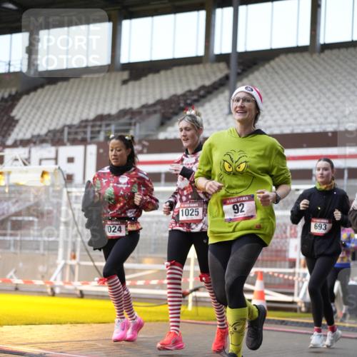 07.12.2025 - St. Pauli X-Mass-Run No. 15 Patografie http://msf.ph/oto/9368082 07.12.2025 11:05:54 Ziel 92, 298, 300, 659, 693, 854, 858, 878, 920, 924, 925, 927, 929, 932, 944, 973, 1024, 1025, 1092, 1196, 1208, 1428, 1429, 1430, 1432, 1608, 1648, 2243, 2245, 2254, 3272, 3278, 4583, 4585, 4587 meine-sportfotos.de