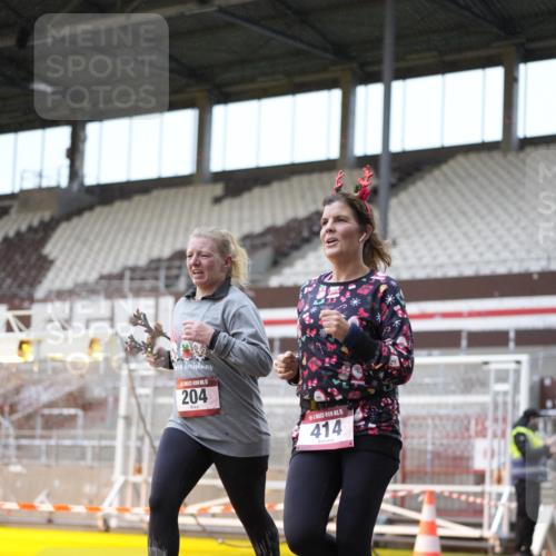 07.12.2025 - St. Pauli X-Mass-Run No. 15 Patografie http://msf.ph/oto/9368105 07.12.2025 11:06:09 Ziel 92, 204, 402, 403, 414, 474, 486, 556, 693, 854, 858, 878, 920, 944, 1024, 1025, 1223, 1229, 1287, 1403, 1429, 1430, 1648, 2243, 2245, 4579, 4581, 4583, 4585, 4587 meine-sportfotos.de
