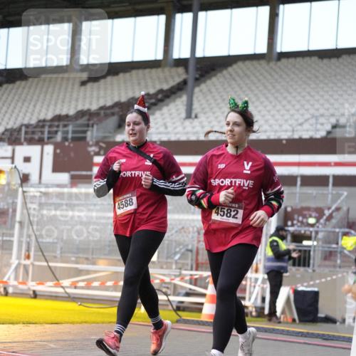 07.12.2025 - St. Pauli X-Mass-Run No. 15 Patografie http://msf.ph/oto/9368130 07.12.2025 11:06:37 Ziel 359, 382, 565, 1285, 1286, 1556, 1564, 1708, 4582, 4588 meine-sportfotos.de