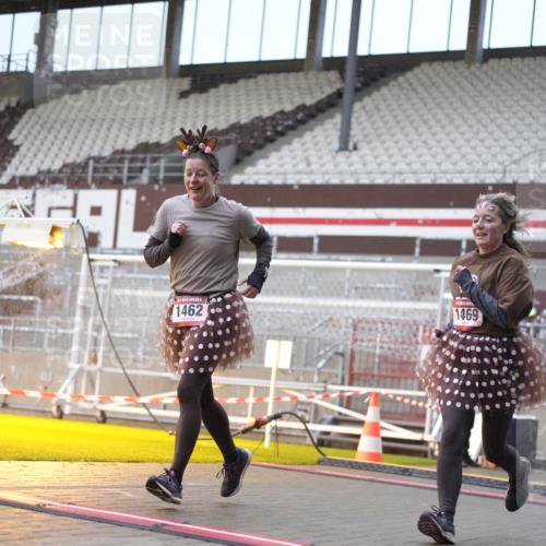 07.12.2025 - St. Pauli X-Mass-Run No. 15 Patografie http://msf.ph/oto/9368135 07.12.2025 11:06:45 Ziel 359, 382, 565, 595, 1285, 1462, 1469, 1708, 4582, 4588 meine-sportfotos.de