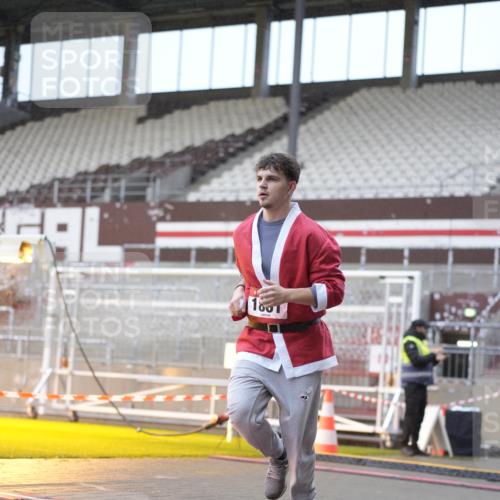 07.12.2025 - St. Pauli X-Mass-Run No. 15 Patografie http://msf.ph/oto/9368143 07.12.2025 11:06:58 Ziel 595, 1462, 1469, 1634, 1666, 1751, 1861, 1862 meine-sportfotos.de
