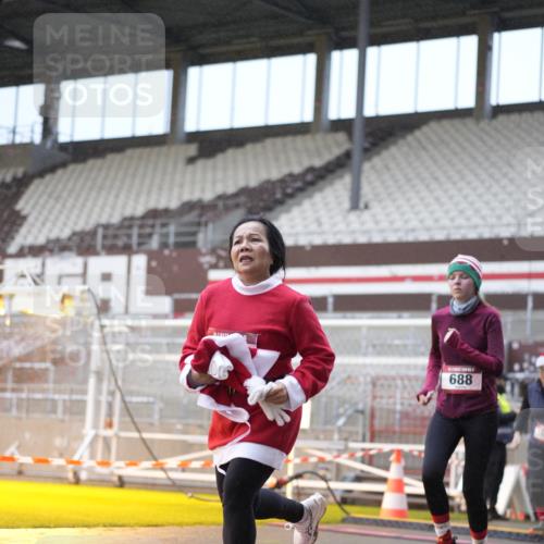 07.12.2025 - St. Pauli X-Mass-Run No. 15 Patografie http://msf.ph/oto/9368149 07.12.2025 11:07:06 Ziel 281, 342, 344, 596, 688, 1585, 1587, 1634, 1666, 1751, 1861, 1862 meine-sportfotos.de