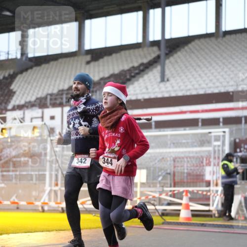 07.12.2025 - St. Pauli X-Mass-Run No. 15 Patografie http://msf.ph/oto/9368159 07.12.2025 11:07:10 Ziel 281, 342, 344, 490, 591, 596, 603, 621, 622, 688, 1202, 1206, 1585, 1587, 1634, 1666, 1751, 1861, 1862, 2403 meine-sportfotos.de