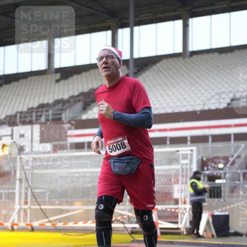 07.12.2025 - St. Pauli X-Mass-Run No. 15 Patografie http://msf.ph/oto/9368173 07.12.2025 11:07:19 Ziel 281, 342, 344, 476, 490, 591, 596, 603, 621, 622, 673, 688, 781, 1202, 1206, 1233, 1585, 1587, 2403, 5008 meine-sportfotos.de