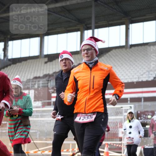 07.12.2025 - St. Pauli X-Mass-Run No. 15 Patografie http://msf.ph/oto/9368177 07.12.2025 11:07:30 Ziel 77, 315, 332, 377, 476, 490, 621, 623, 673, 781, 1202, 1206, 1233, 1235, 1509, 1824, 1866, 1910, 2403, 2693, 5008 meine-sportfotos.de