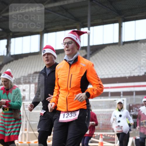 07.12.2025 - St. Pauli X-Mass-Run No. 15 Patografie http://msf.ph/oto/9368178 07.12.2025 11:07:30 Ziel 77, 315, 332, 377, 476, 490, 621, 623, 673, 781, 1202, 1206, 1233, 1235, 1509, 1824, 1866, 1910, 2403, 2693, 5008 meine-sportfotos.de