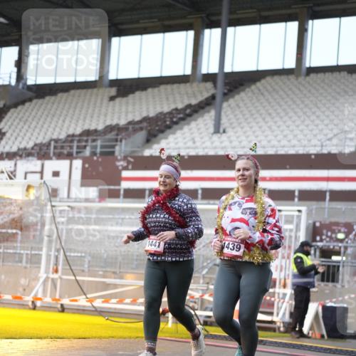 07.12.2025 - St. Pauli X-Mass-Run No. 15 Patografie http://msf.ph/oto/9368190 07.12.2025 11:07:42 Ziel 77, 271, 273, 286, 293, 315, 332, 377, 389, 397, 623, 1235, 1378, 1381, 1382, 1383, 1439, 1441, 1460, 1509, 1812, 1824, 1866, 1910, 2693 meine-sportfotos.de