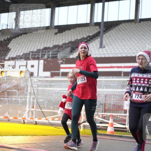 07.12.2025 - St. Pauli X-Mass-Run No. 15 Patografie http://msf.ph/oto/9368205 07.12.2025 11:07:50 Ziel 271, 273, 286, 293, 389, 397, 653, 772, 774, 1107, 1123, 1129, 1230, 1342, 1355, 1378, 1381, 1382, 1383, 1439, 1441, 1460, 1520, 1525, 1812, 4815 meine-sportfotos.de