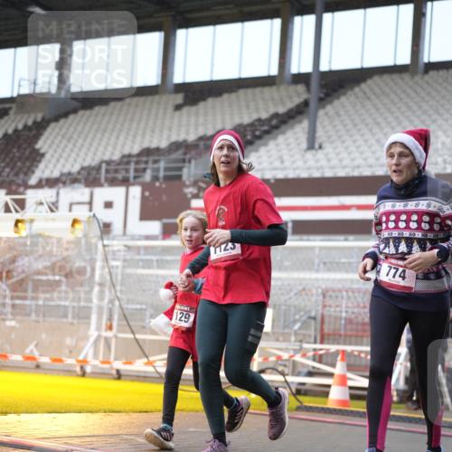 07.12.2025 - St. Pauli X-Mass-Run No. 15 Patografie http://msf.ph/oto/9368206 07.12.2025 11:07:51 Ziel 271, 273, 286, 293, 389, 397, 653, 772, 774, 1107, 1123, 1129, 1226, 1230, 1249, 1342, 1355, 1378, 1381, 1382, 1383, 1439, 1441, 1460, 1520, 1525, 1812, 4815 meine-sportfotos.de