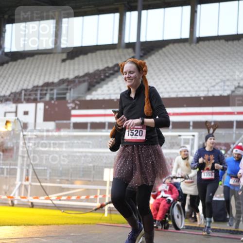 07.12.2025 - St. Pauli X-Mass-Run No. 15 Patografie http://msf.ph/oto/9368214 07.12.2025 11:07:54 Ziel 271, 273, 286, 293, 629, 635, 653, 772, 774, 1107, 1123, 1129, 1226, 1230, 1249, 1342, 1355, 1378, 1381, 1382, 1383, 1439, 1441, 1460, 1520, 1525, 1809, 1810, 1812, 4798, 4815 meine-sportfotos.de
